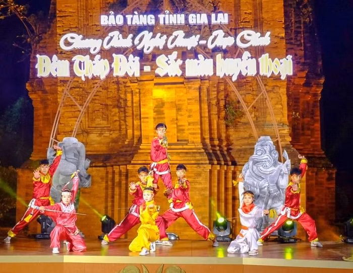 Võ cổ truyền Bình Định - điểm nhấn không thể thiếu của chương trình. Ảnh: N.N