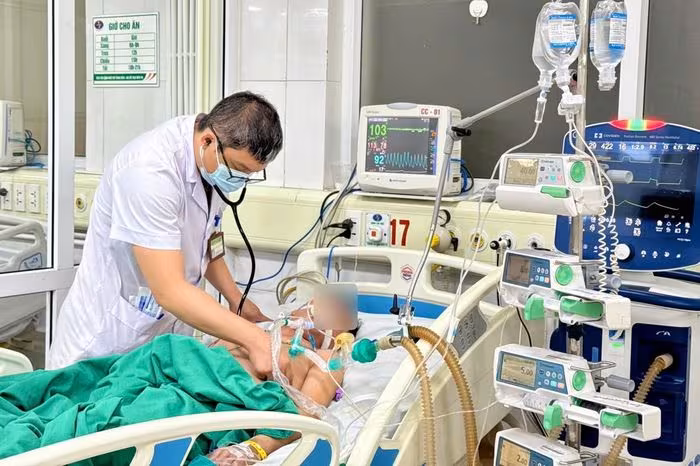 Cảnh báo cúm B ở người cao tuổi: Đừng nhầm lẫn với cảm cúm thông thường